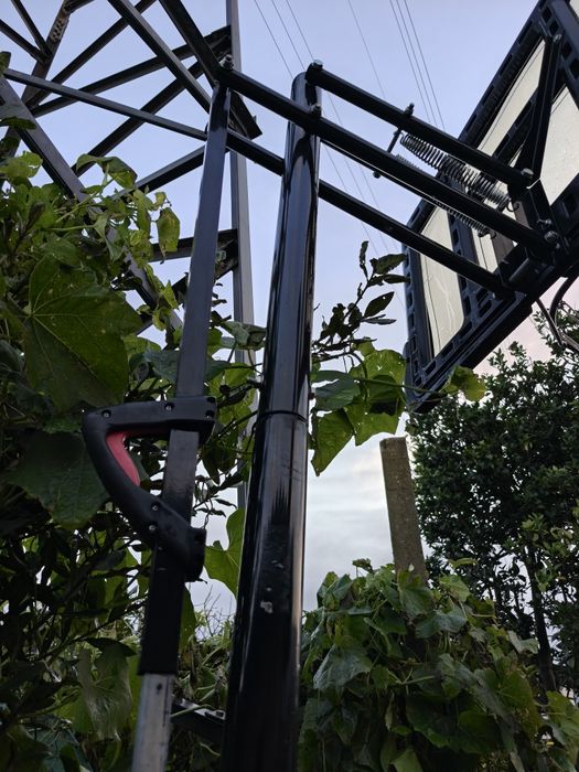 Vendo tabela basquete regulável em altura