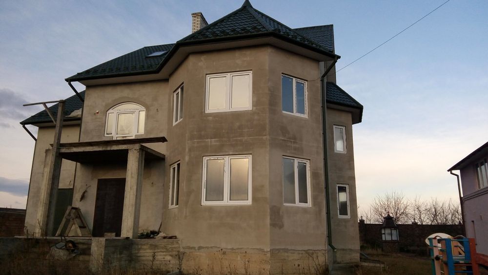 Продам двоповерховий будинок