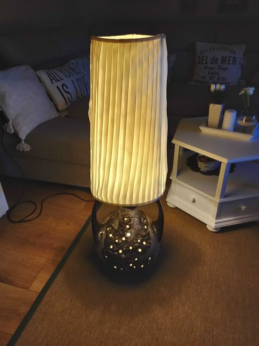 stara  ceramiczna  lampa  podłogowa