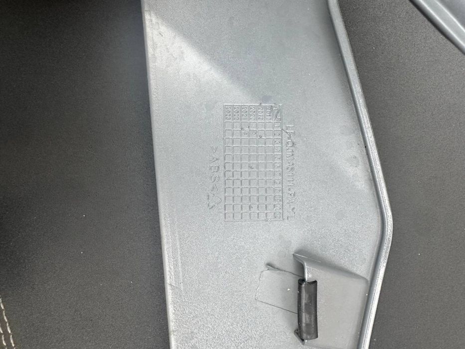 боковий пластик та обід фари на lifan sr 220