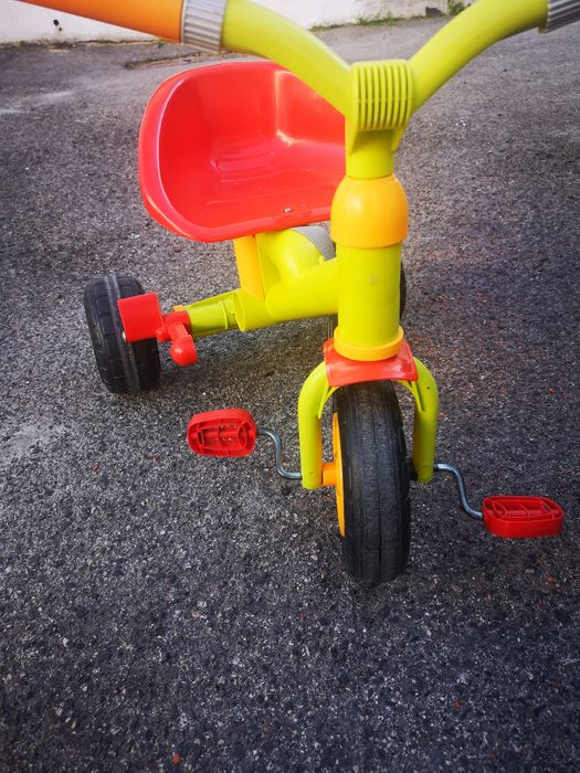 Triciclo em bom estado