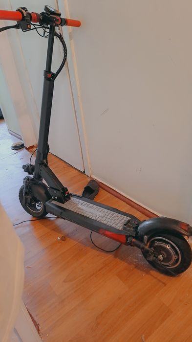 Терміново! Продам електросамокат KUGOO M4 Pro — чудовий стан