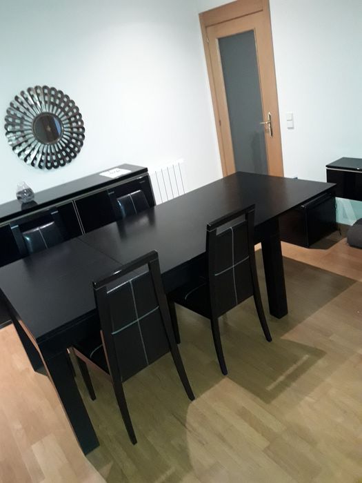 Mesa sala de jantar extensivel e 4 cadeiras preto wengue