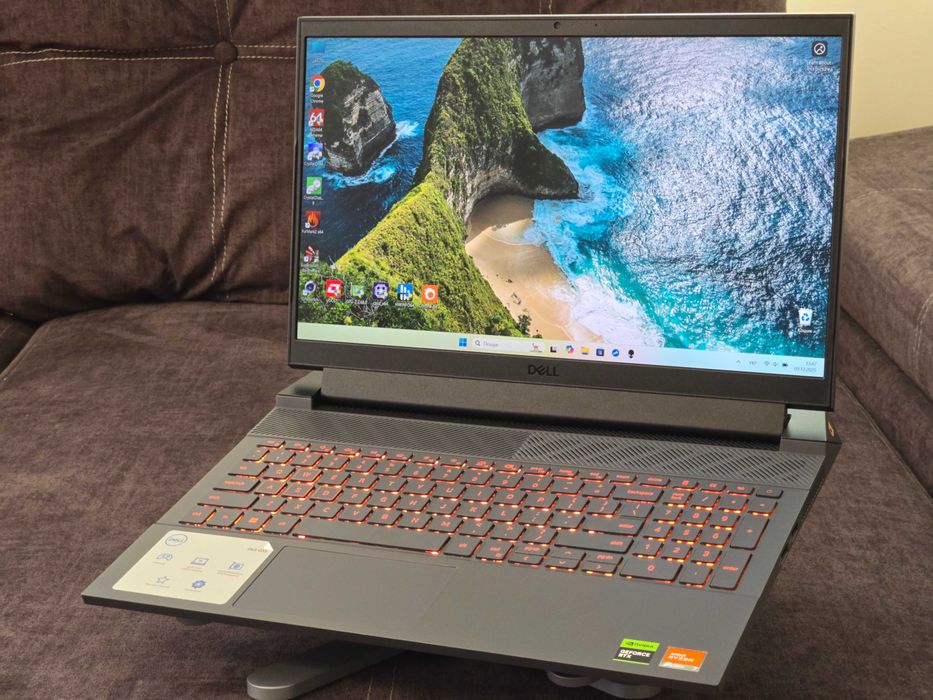 Dell G15 5535 (15,6" FHD 165Hz/ R7 7840HS/ 16 DDR5/ 1Tb SSD/ RTX 4060)