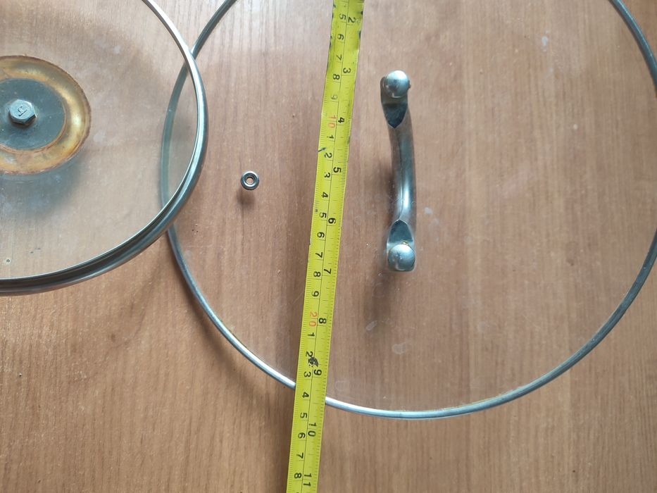 Продам дві кришки для кастрюль