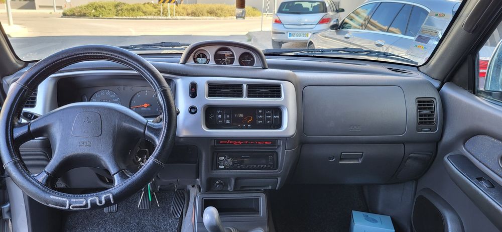 Mitsubishi L200 4X4 com 136 cavalos National apenas um dono com 139.000 km