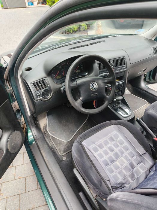 Volkswagen Golf automat