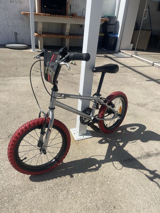 Bicicleta de criança em otimo estado
