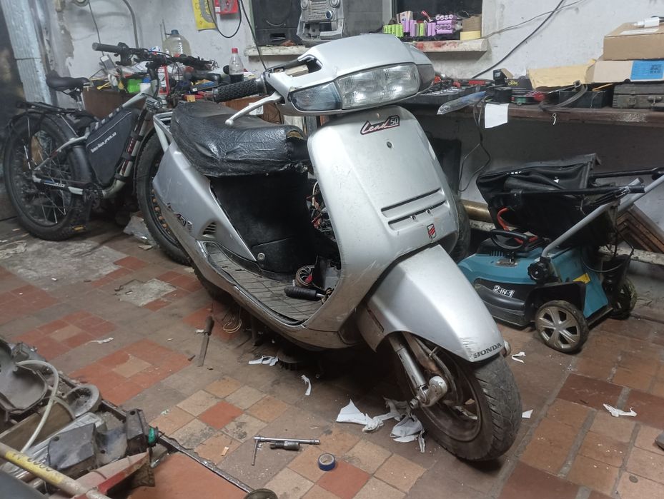Honda lead af20 hf 05 леад 50 90