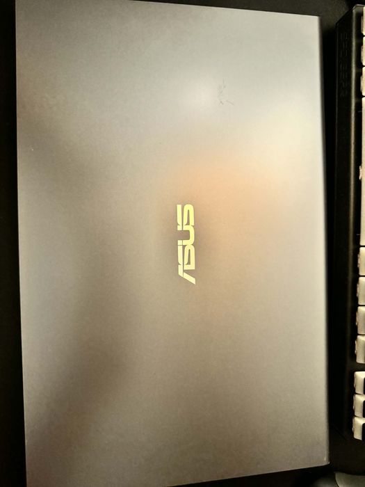Laptop ASUS VivoBook X515EA / i5 / 16GB RAM / 1TB SSD