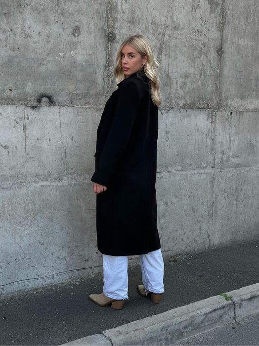 Пальто утеплене чорне