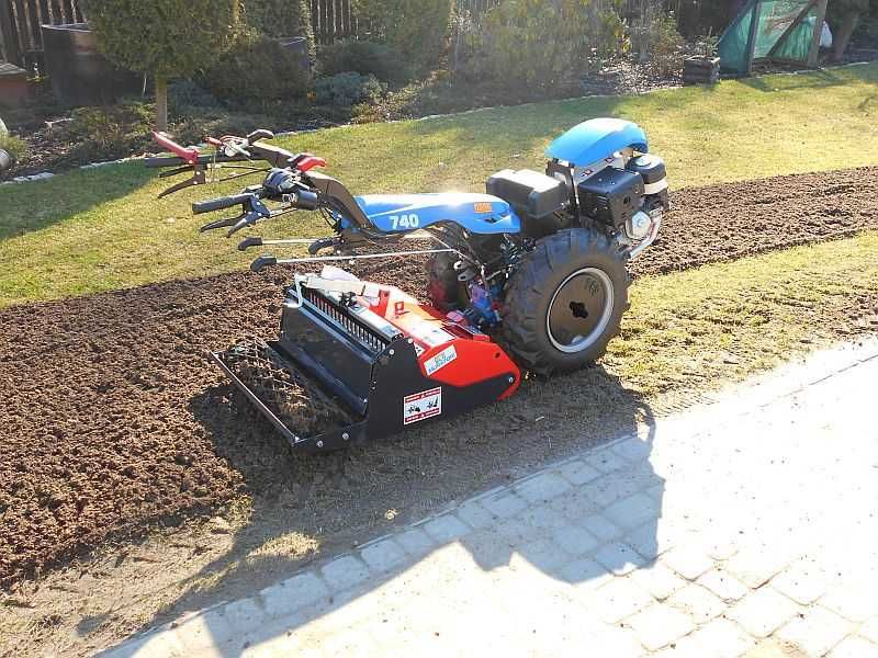 Wypożyczalnia Profesionalny Sie⁮wnik do trawy z walcem 4 w 1 Wynajem