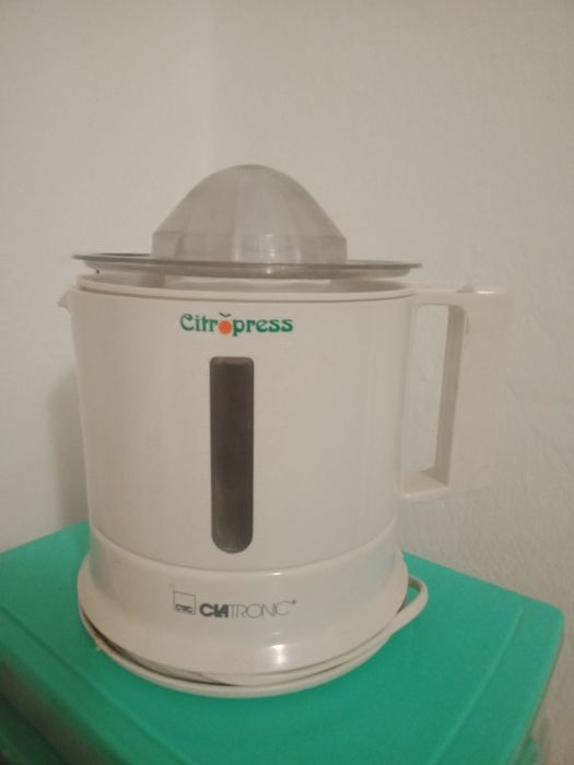Соковыжималка для цитрусовых "Clatronic" citropress.