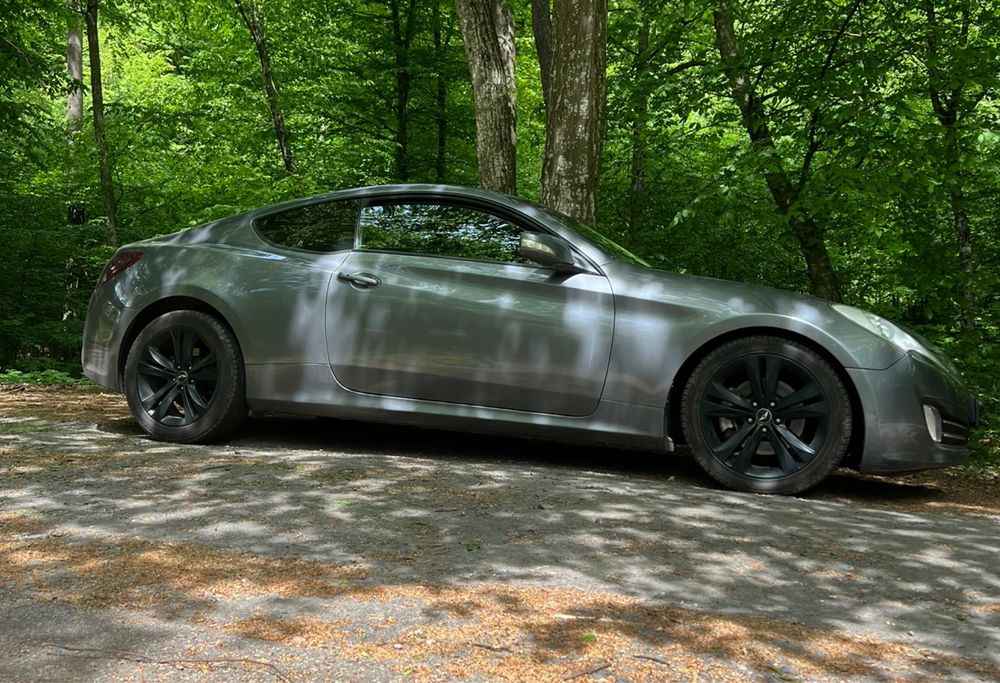Hyundai Genesis Coupe 2.0T