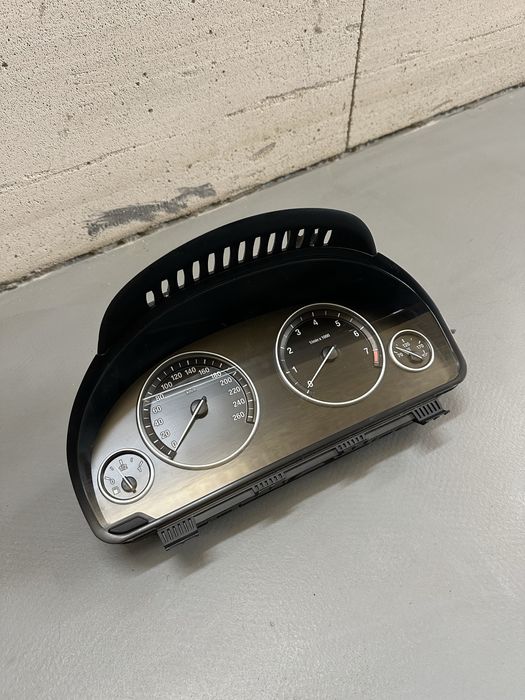 Приборна панель Спідометр ф10 в кілометрах
