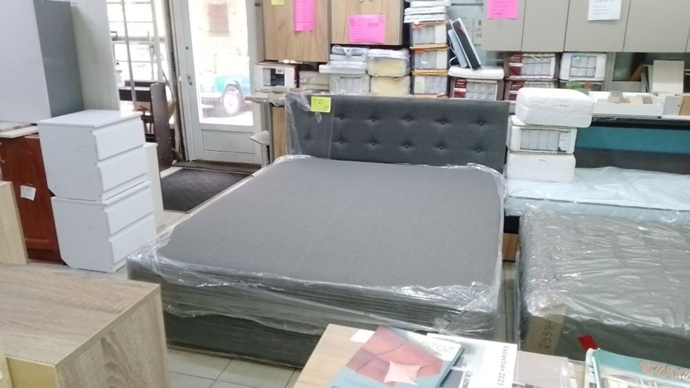 Кровать двухспальная с подъёмным механизмом и матрасом 13900