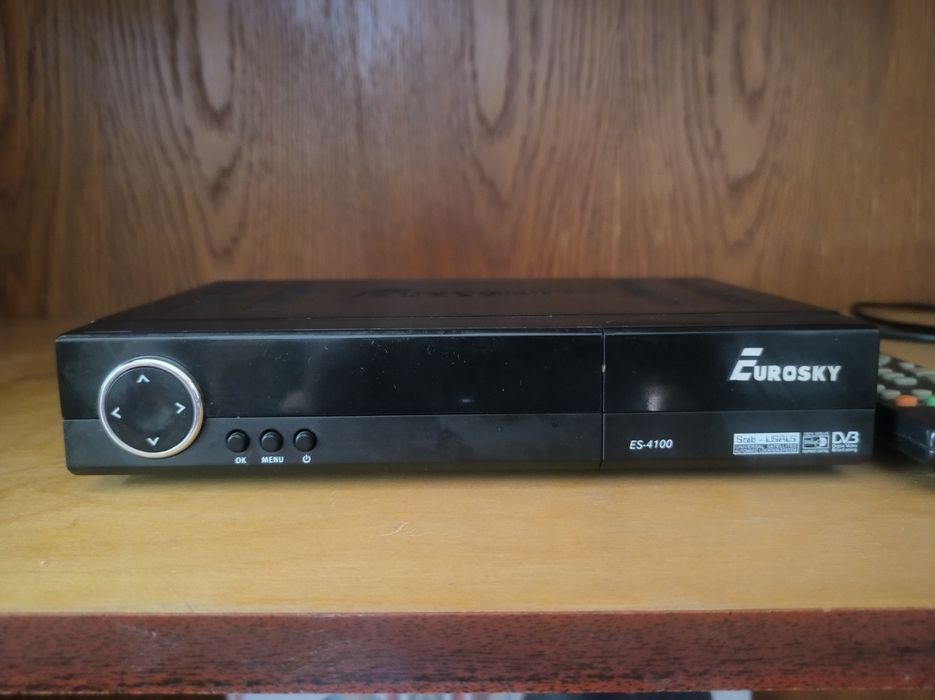 Продам супутниковий ресивер Eurosky ES-4100 та YU-MA-TU.