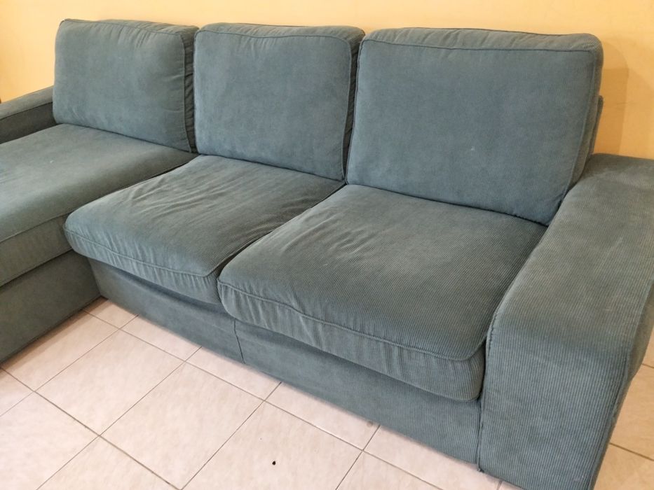 Sofá de 3 lugares com chaise longue KIVIK (IKEA)