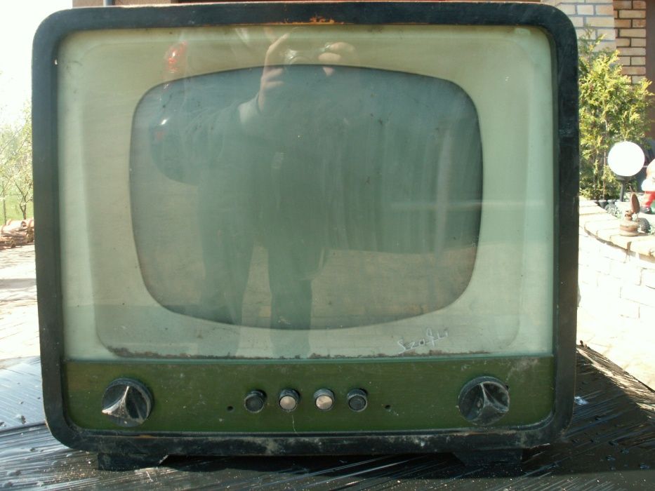 Sprzedam stary zabytkowy telewizor szafir
