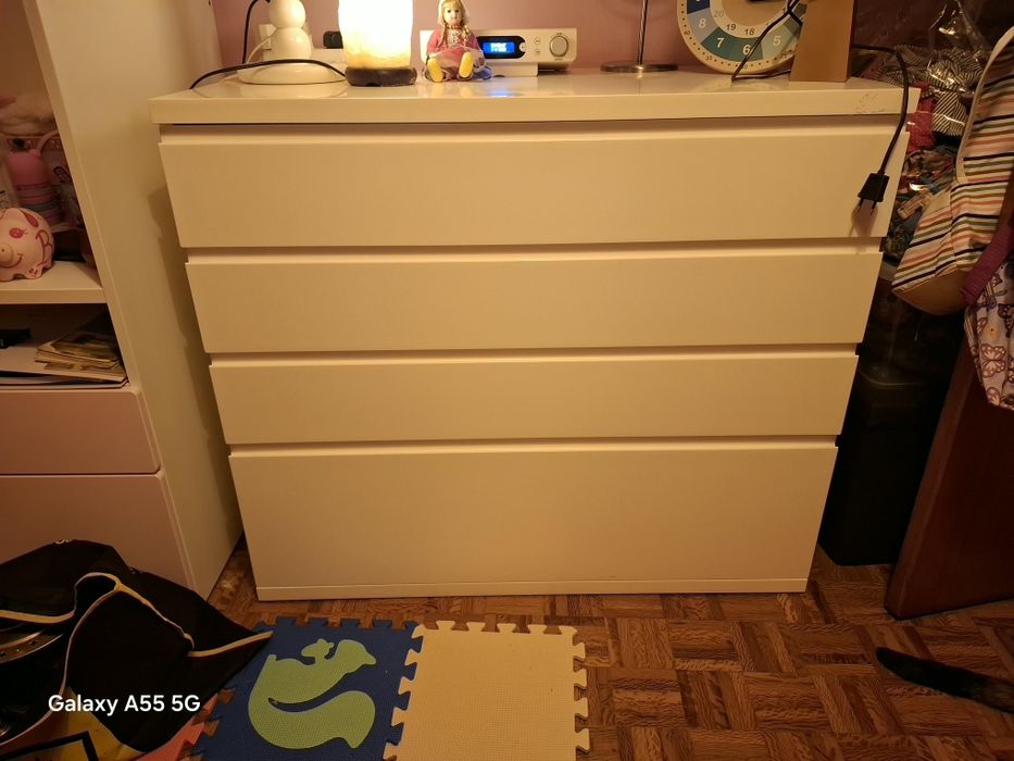 Cómoda  branca para quarto de criança