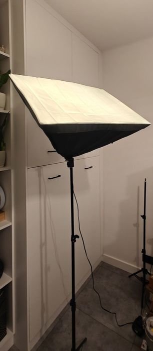 Lampa fotograficzna ze statywem