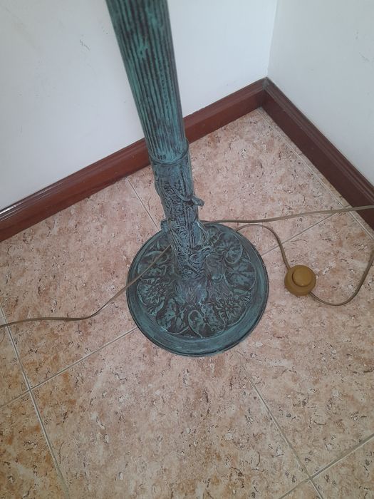 Candeeiro de Pé Alto.