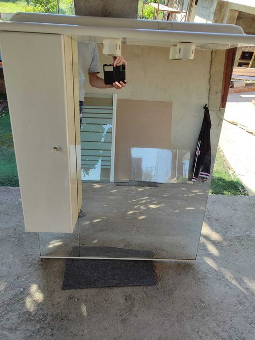 Móvel + espelho de casa de banho em excelente estado