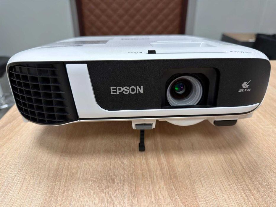 Projektor LCD Epson EB-FH52 biały FULL HD