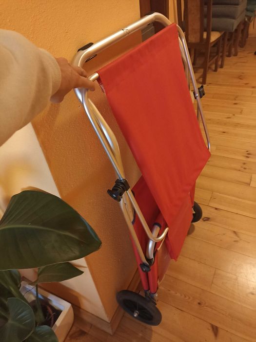 Składany leżak plażowy czerwony