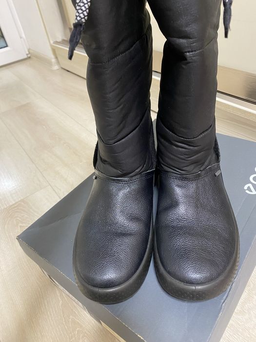 Продам фірмове взуття ecco, дуже зручні і теплі,мають Gore-tex.