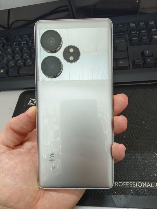 Realme GT Neo 6 SE 12/256GB.