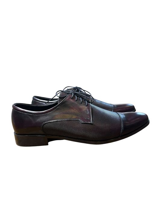 Buty męskie eleganckie skórzane burgundowe półbuty Derby z delikatnym tłoczeniem rozmiar 42 OE628NWO KABIR BURGUND