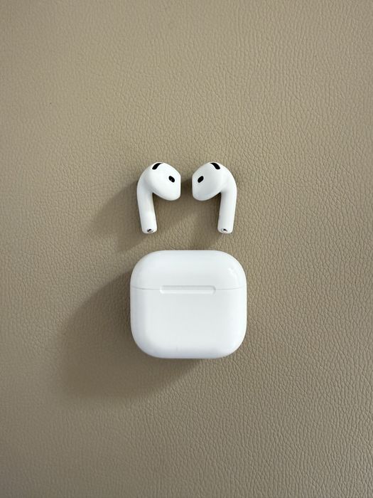 AirPods 4  - Apple