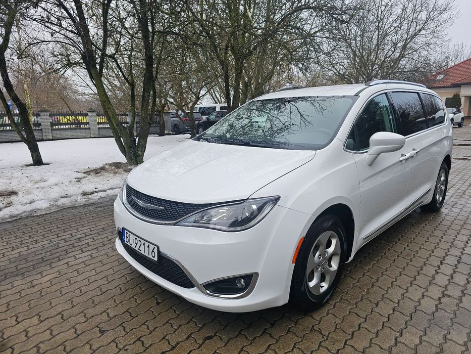 Chrysler Pacifica F ra VAT 23% Leasing 50 aut w ofercie na miejscu