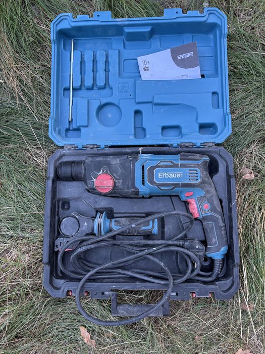 Młotowiertarka_Młot Erbauer ERH750 SDS Plus 750 W