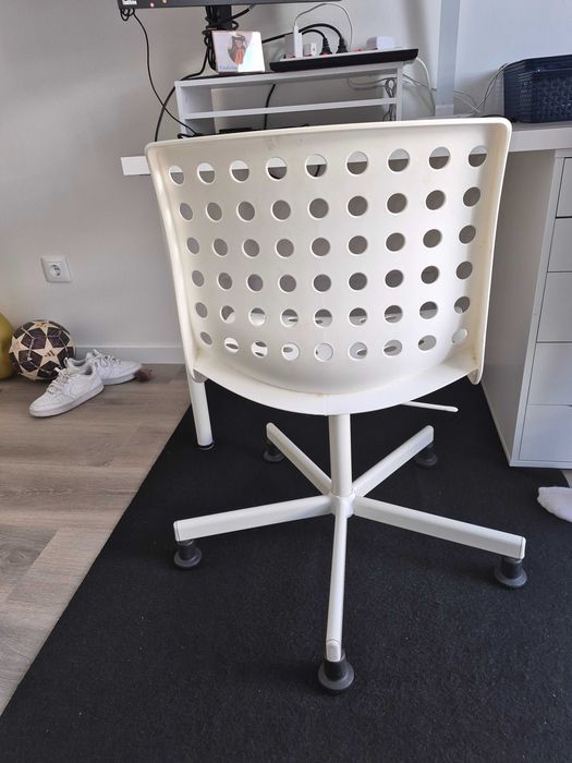 Cadeira ikea branca