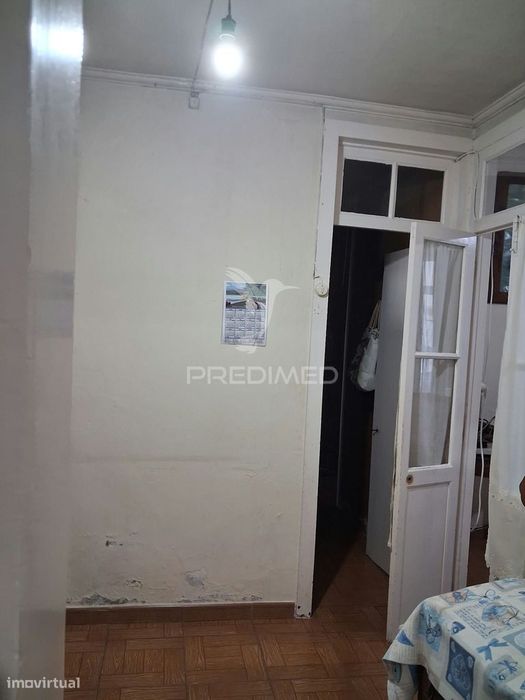 Moradia localizada na freguesia da Ribeirinha