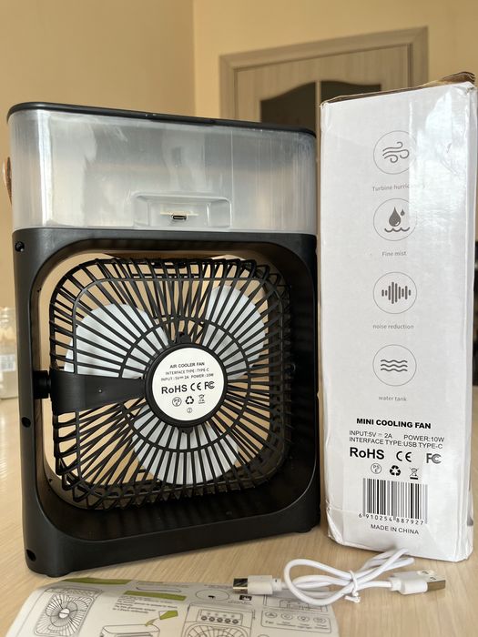 Настільний вентилятор із зволоженням та підсвічуванням, працює від USB