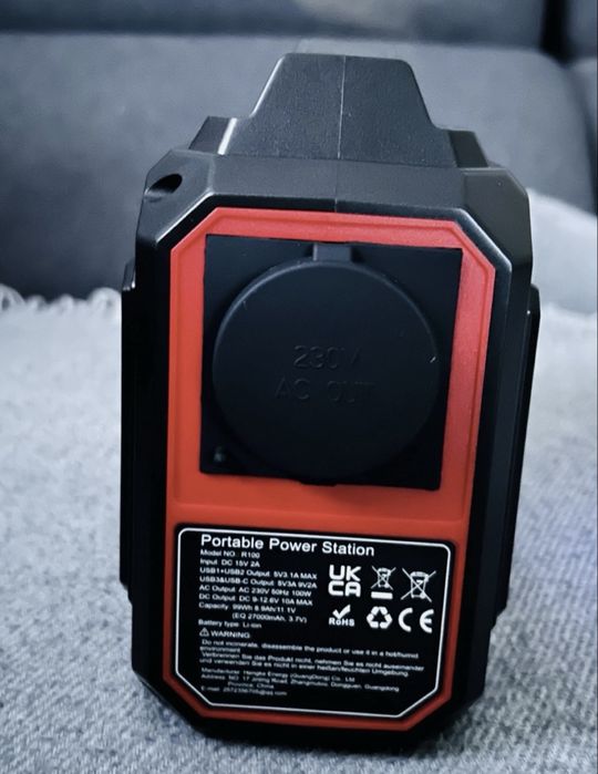 Power Bank R100 + panel solarny