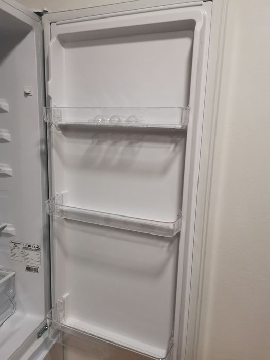 Frigorífico com congelador - pouco usado