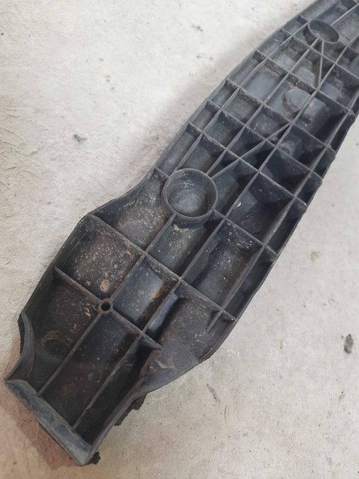 накладка правого переднего крыла Тойота Авенсіс т27 53827-05010