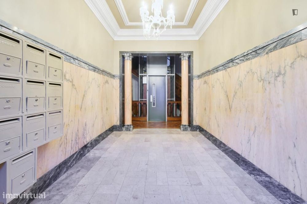 Quarto - localizado em Entrecampos Lisbon