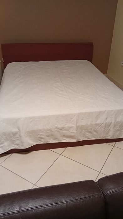 Cama de casal e colchão