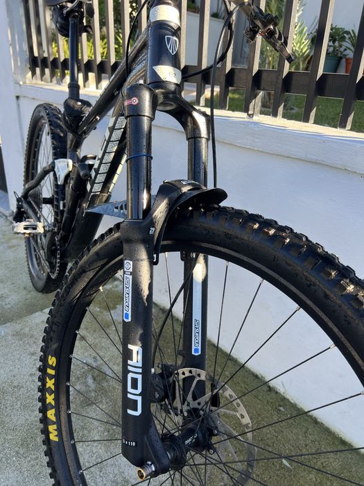 Bicicleta TREK Suapensão total