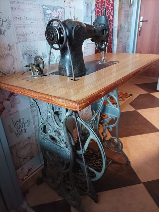 Maszyna do szycia.antyk.