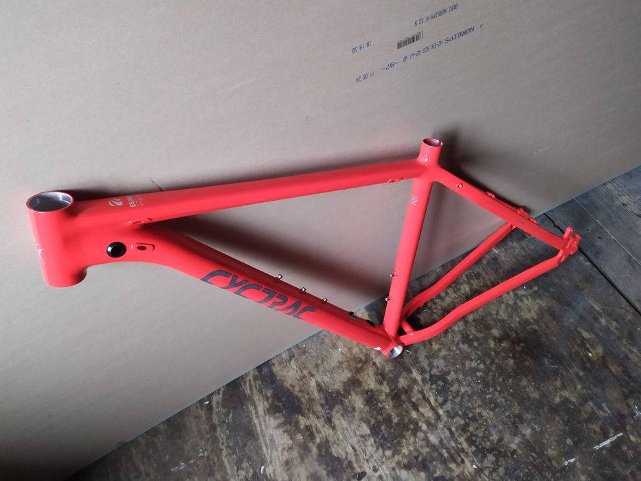 CYCTRAC E5 Pro rama Alu E-bike Roz 19'' , 27,5/29er Nowa Polecam