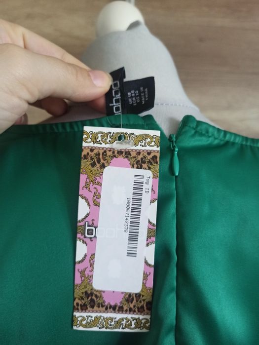 Satynowa sukienka kopertowa r. 46