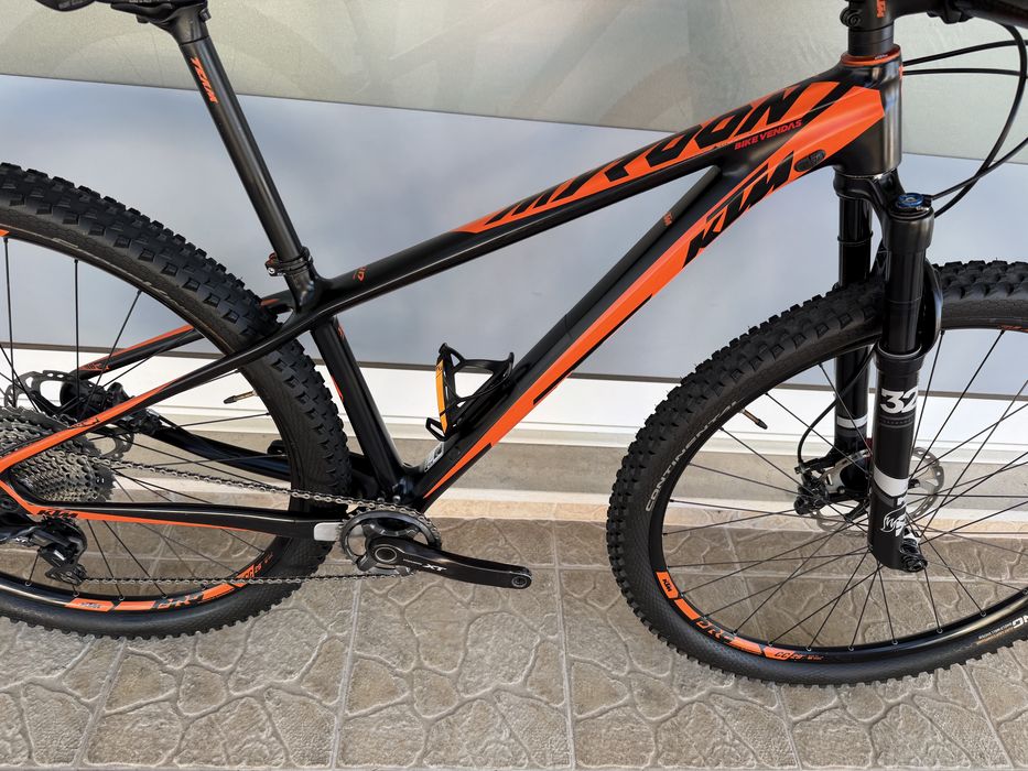 Bicicleta de BTT Ktm 29 - Bem equipada