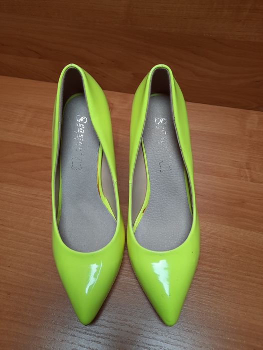 Szpilki żółte neonowe 38 w szpic