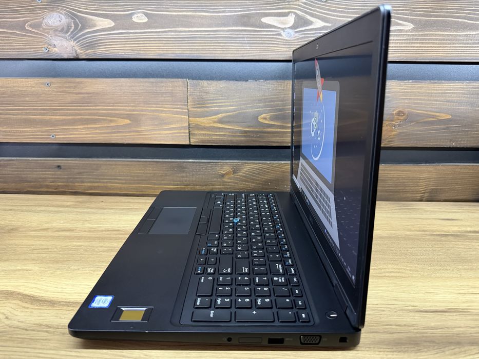 Dell Latitude 5580 MX940 2 GB 15,6" FHD IPS  i7-7820HQ/8 GB DDR4/256 GB M2 NvMe/17%